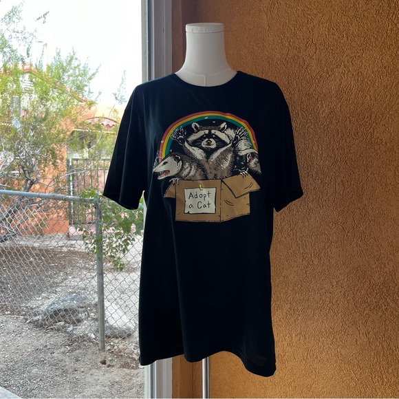 Romwe Adopt A Cat Opposum Skunk Raccoon Graphic Tee NWT - Picture 4 of 7